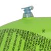 Obraz przedstawia zbliżenie zielonego dmuchanego obiektu z przezroczystą plastikową dyszą na górze, na białym tle.
